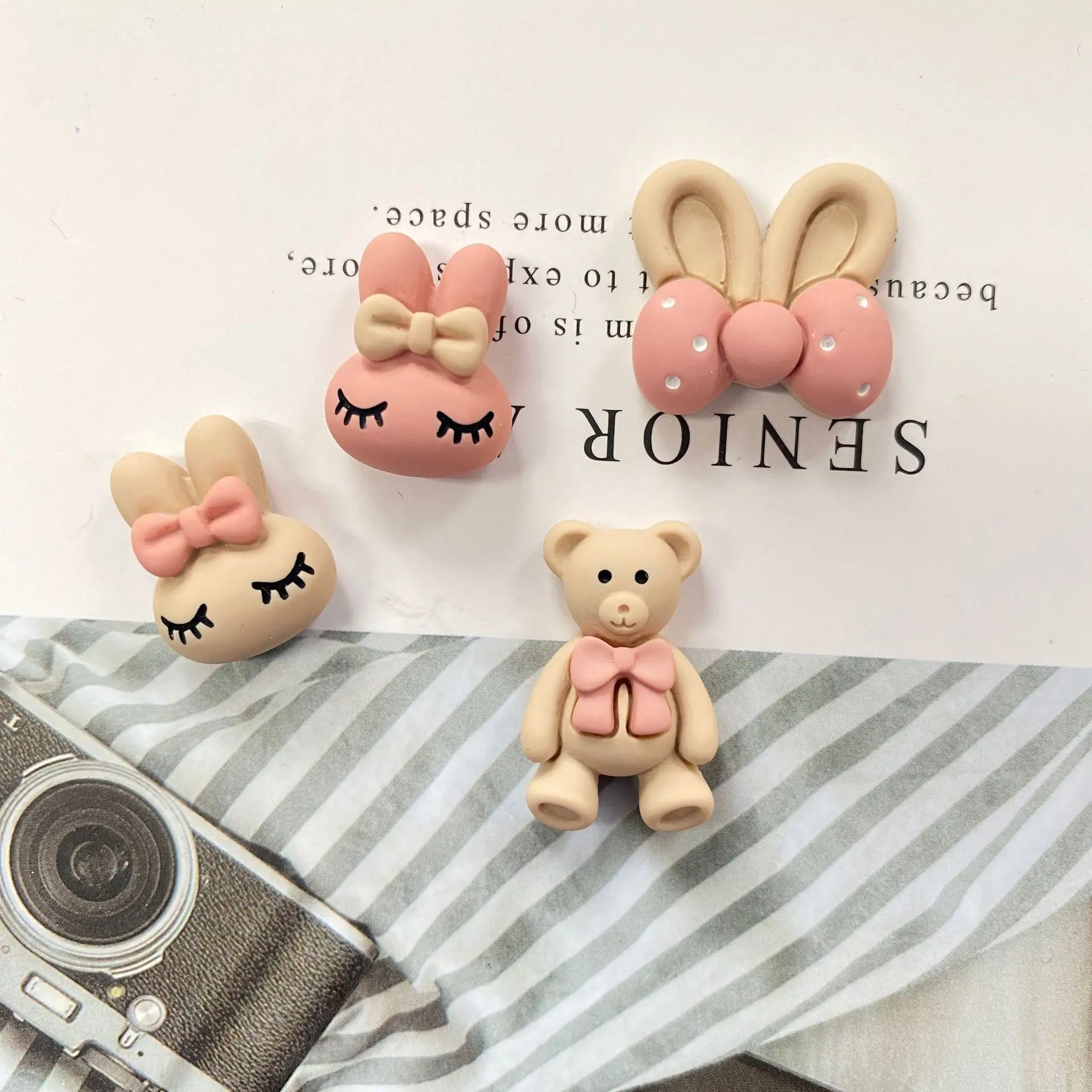 16pcs/Lot Mini Resin Cute Sweet Bear Rabbit Flatback Cabochon Christmas Applique Ornament Craft DIY Earring Accessories