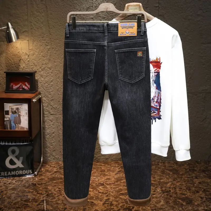Winter warm and cold resistant jeans for men, fashionable and luxurious trend, slim fit, elastic and plush long pants