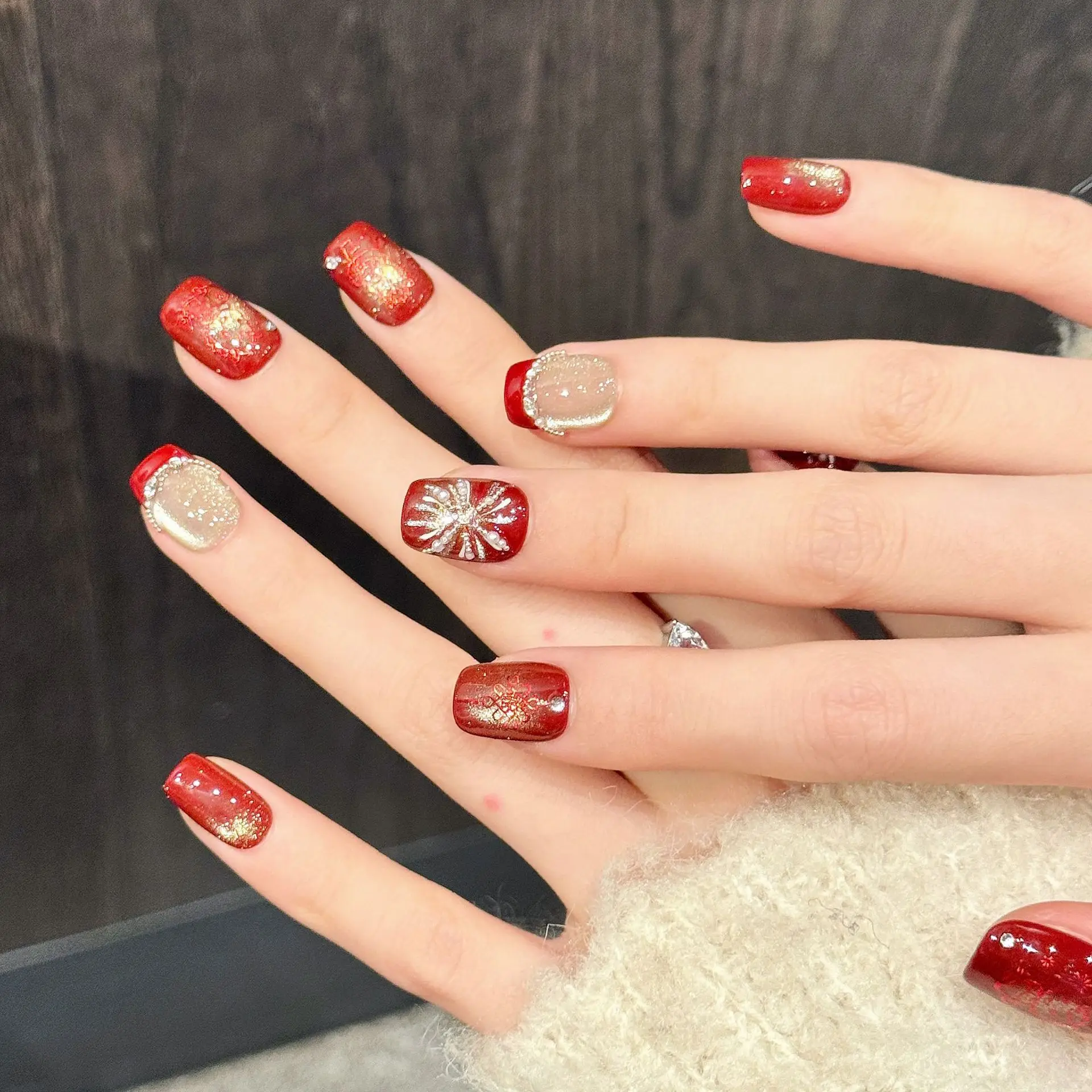 10PCS Luxury Handmade Press On Nails New Year Fireworks Glitter Festive Chinese Style Nail Art With 4-PIECE Tool Adhesive Nail