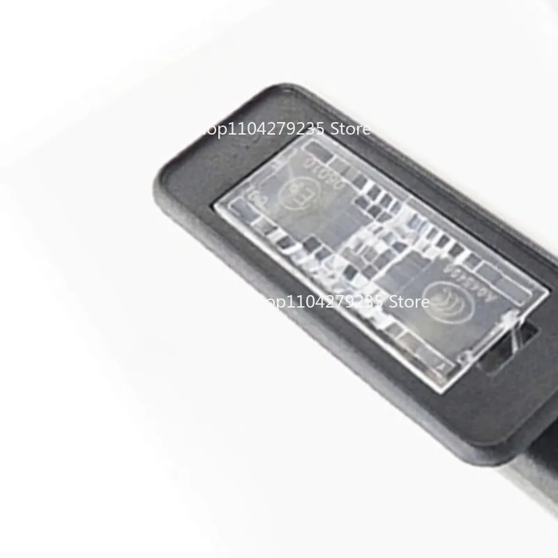 

Подсветка номерного знака 6340F0 подходит для Peugeot Citroen New Elysee Sega Triumph C4L 307 308