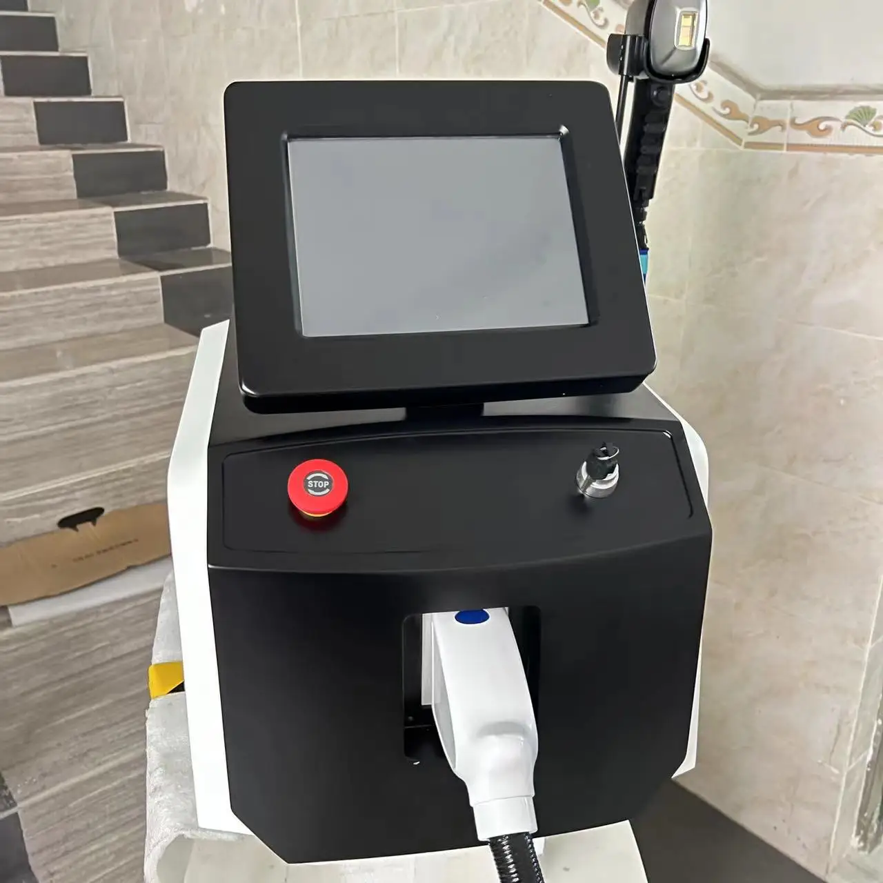 

2025 Laser Best professional diode laser hair remo 755nm 808nm 1064nm diode laser hair remo machine price