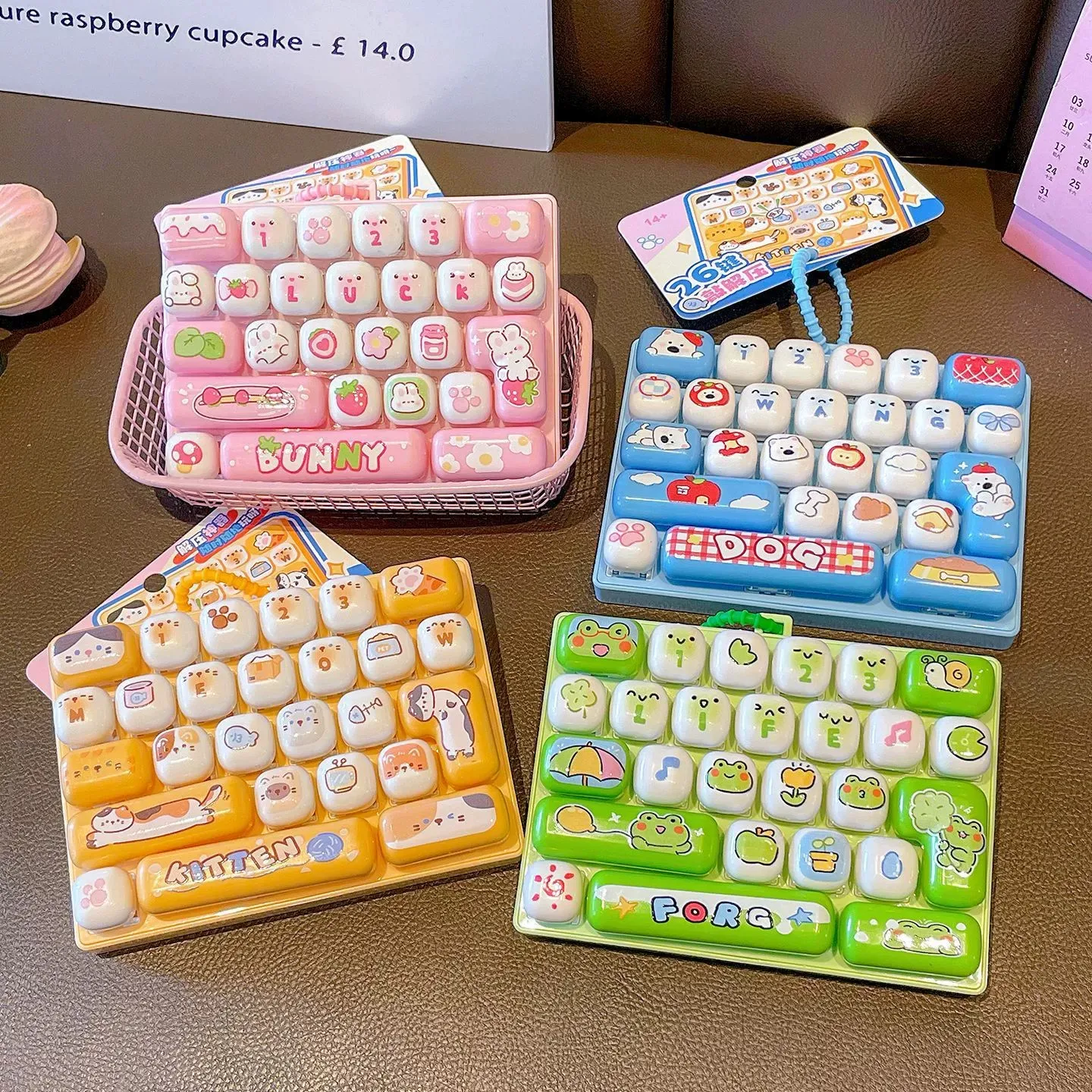 Cute 26-key Simulation Keyboard Keychain for Stress Relief, Desktop Decoration with Animals, Ornament for Student Backpack, Toy,