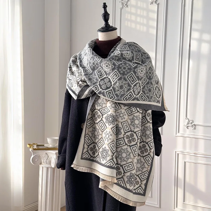 

Internet celebrity retro faux cashmere double-sided scarf, women's autumn and winter air-conditioned room large shawl