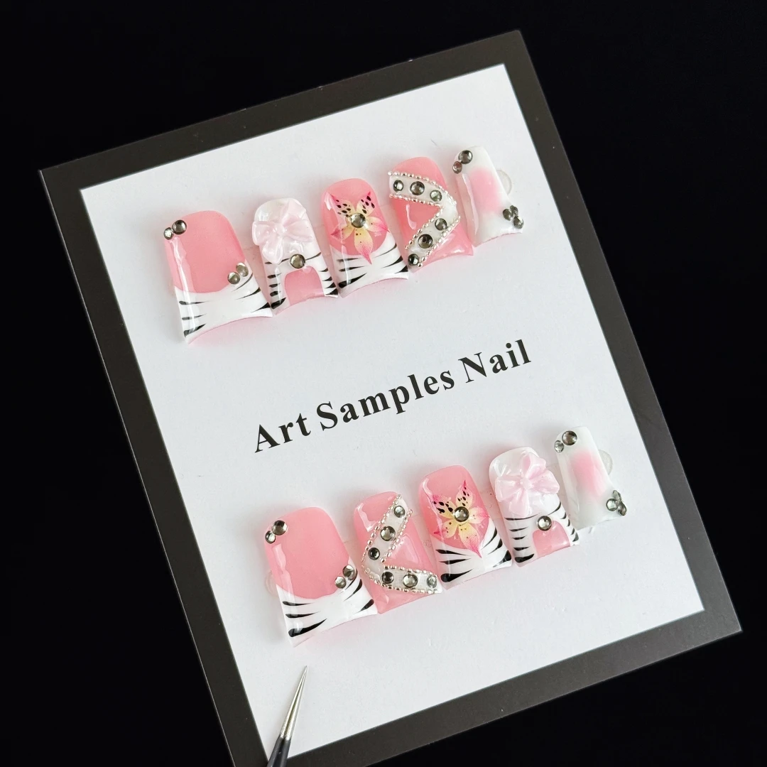 

10pcs high-end Sweet girl style, hand-painted patterns, zebra stripes, flashing chain diamonds handmade fake nails