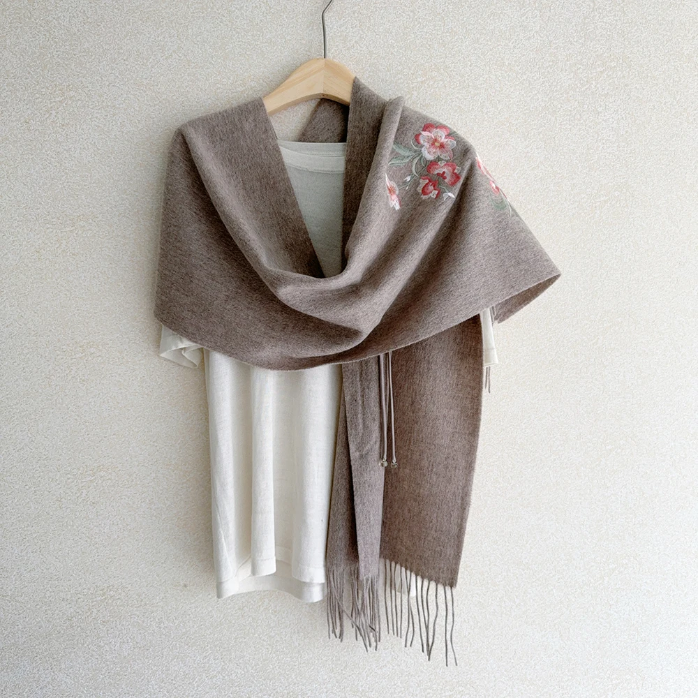 

Длинный шерстяной шарф цвета хаки с кисточками, утолщенная шаль с цветочной вышивкой и пуговицами, китайский стиль, 180x35 см, шейный платок из 100% шерсти