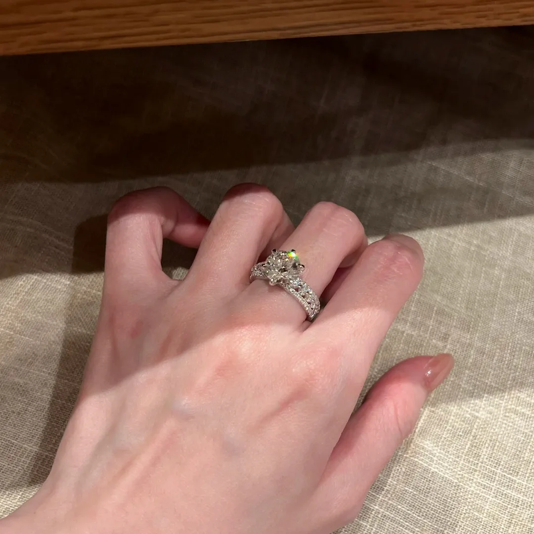 925 Sterling Silver Light Luxury Fashion Sparkling Princess-Cut Meteor Ring with Ice-Cut High Carbon Diamond, Engagement Band