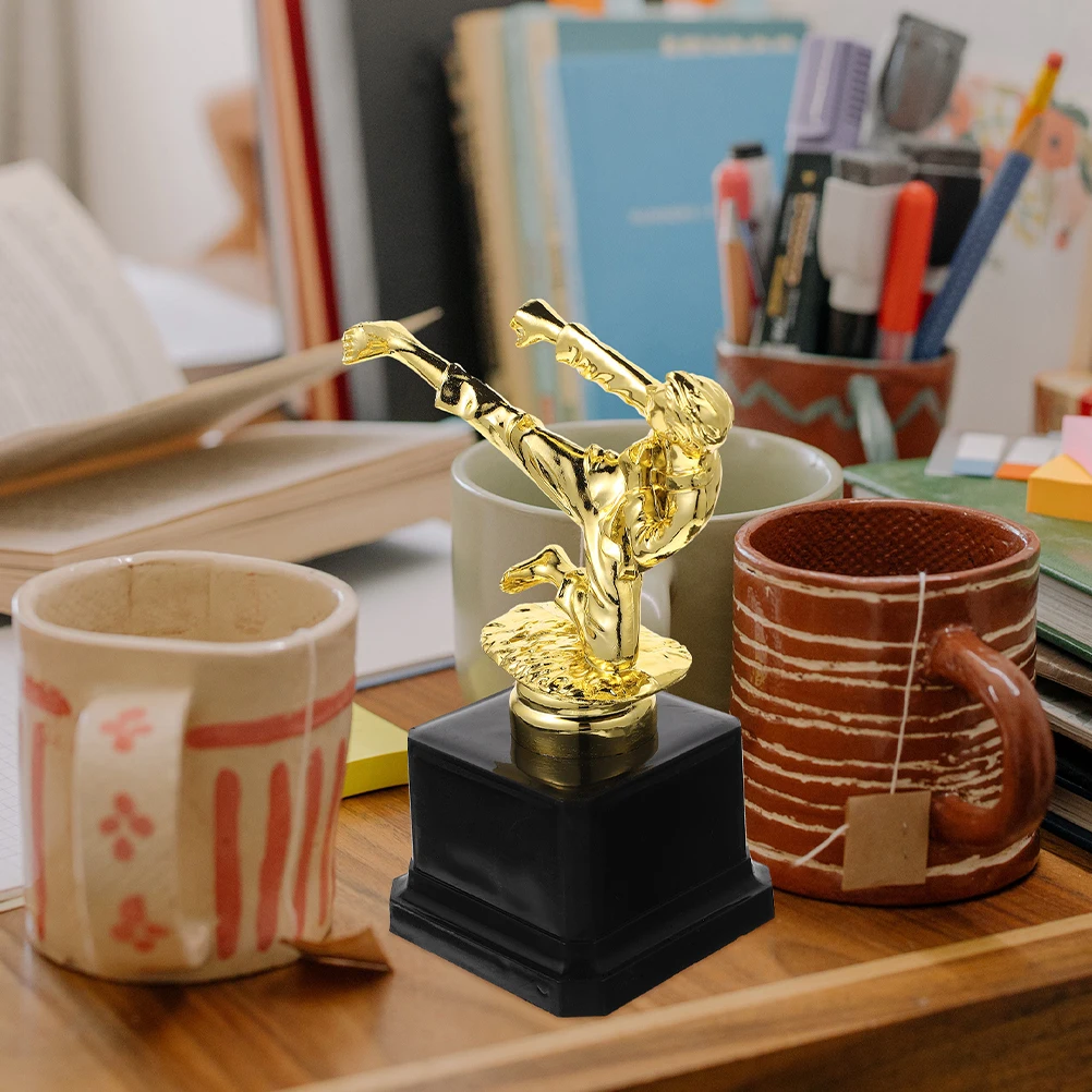 

2pcs Taekwondo Award Trophy Cup Martial Move Design Competition Party Celebration Winner Trophy Decor For School Kindergarten