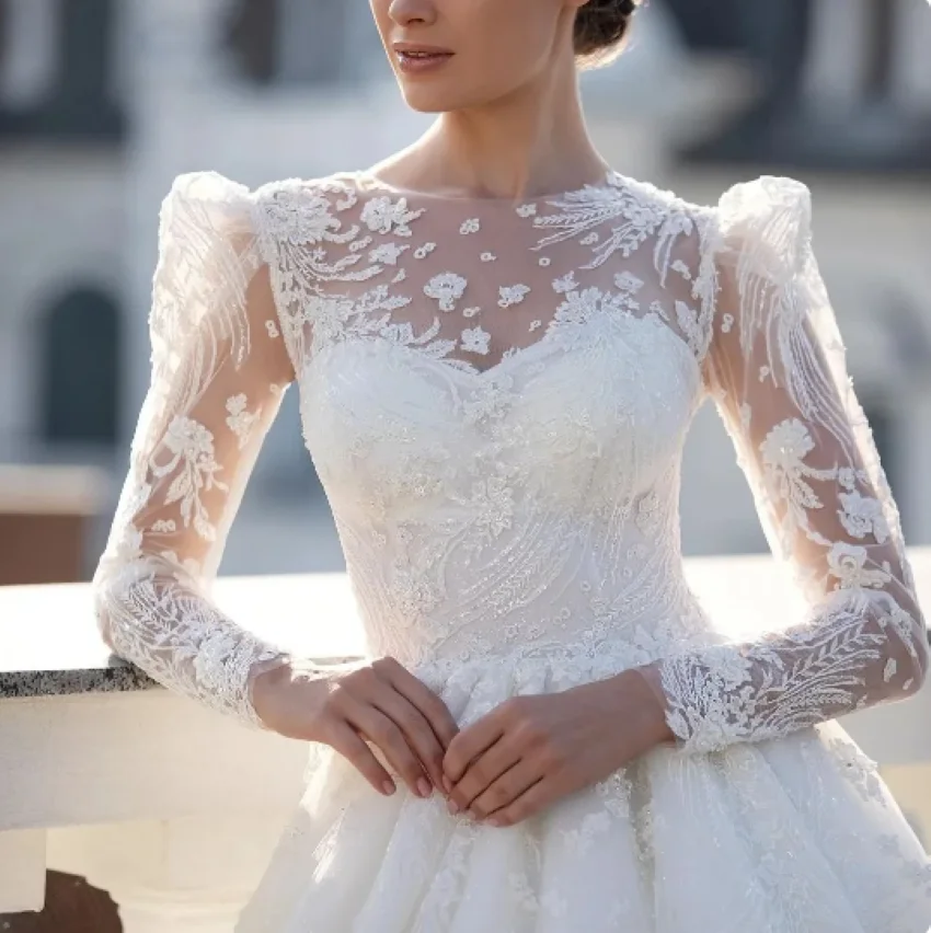 

Exquisite Lace Applique Bridesmaid Dresses Elegant Long Sleeved Beach Fluffy Princess Style Evening Robes Sexy Wedding Dresses