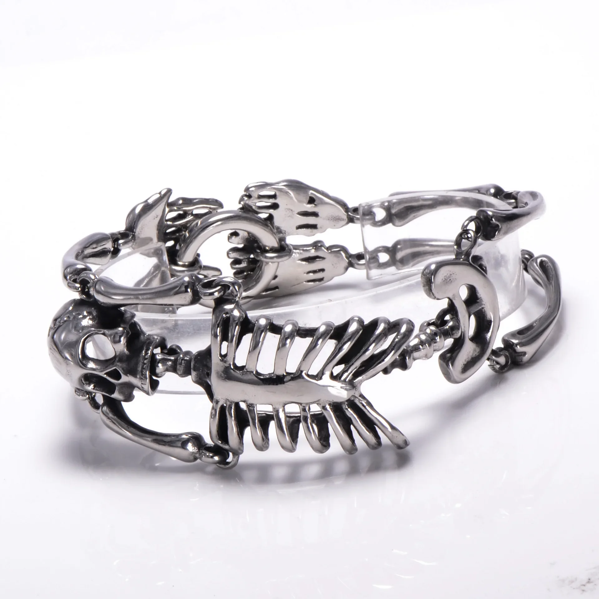 

CHUANGCHENG Domineering Trendy and Personaliety Stainless Steel Skull Cast Men's Bracelet