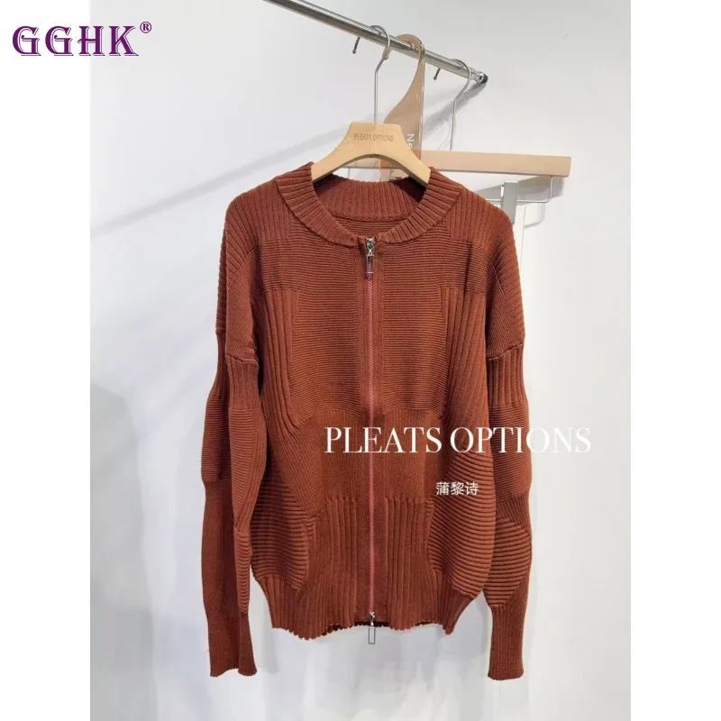 

2025 Autumn/Winter New Women's Knitted Coat Solid Color Round Neck Long Sleeve Zipper Fashion Loose Casual Short Coat