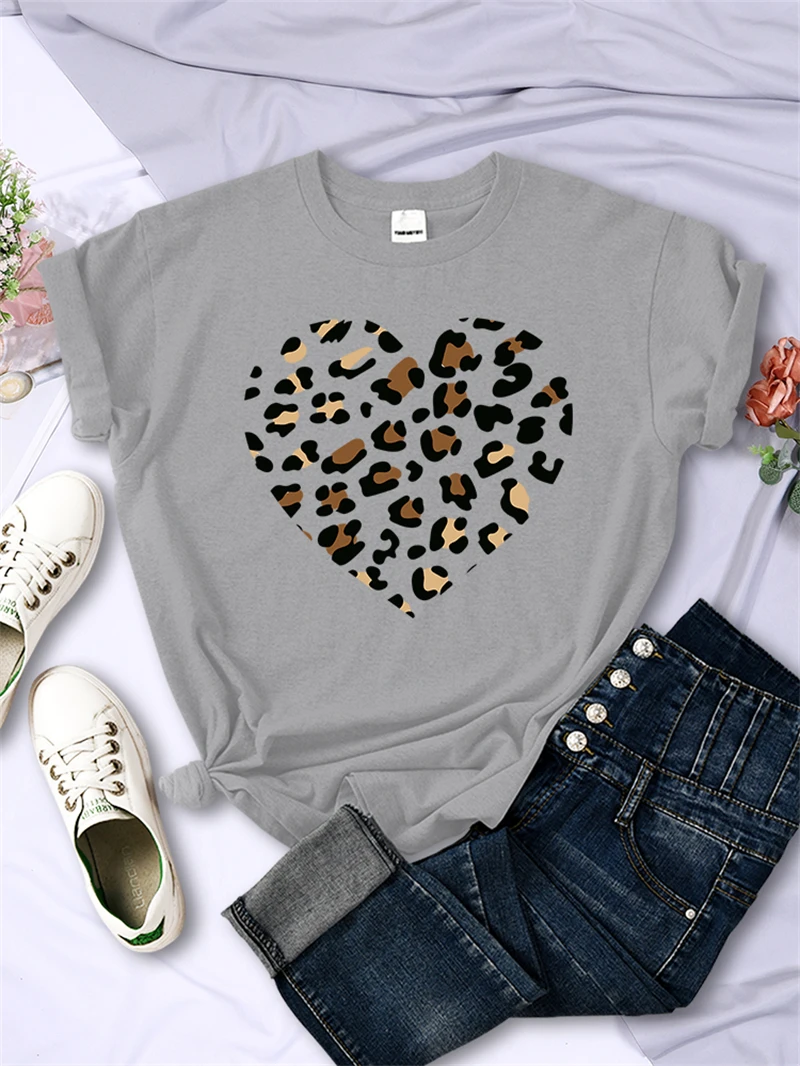 Camiseta sencilla con corazón de leopardo roto para mujer, camisetas informales de moda, camiseta suave, ropa Harajuku