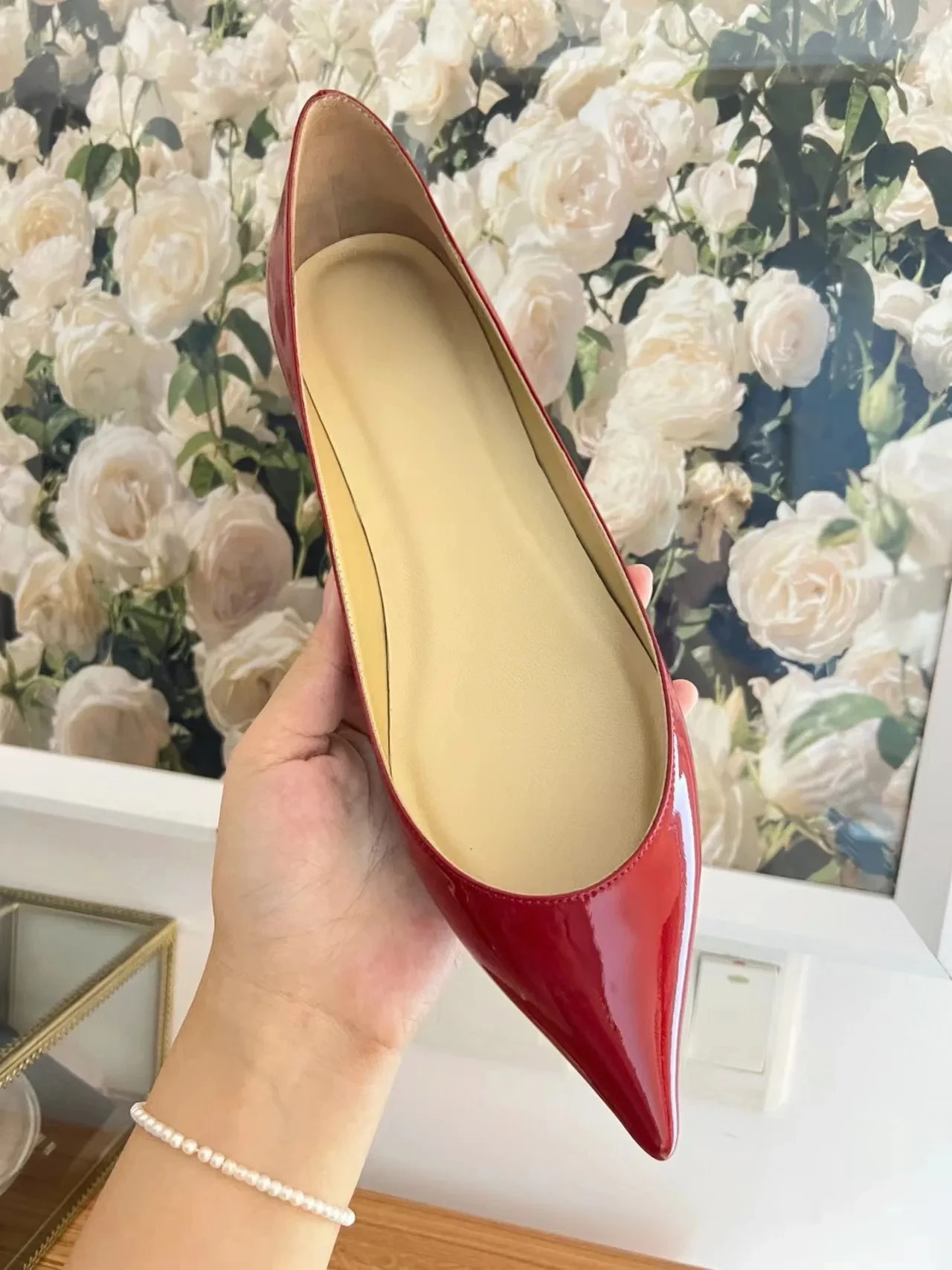 Women's Flat Shoes 2024 Popular New Shoes Red Shiny Bottom Elevated Flat Shoes Pointed Shallow Mouth Single Shoes Free Delivery