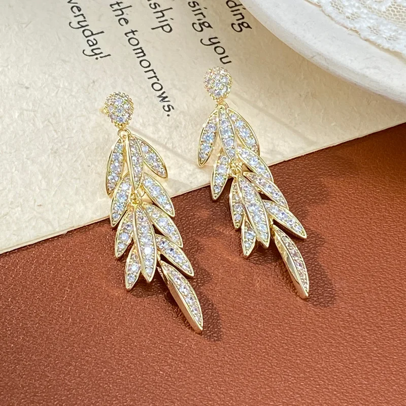 Zircon wheat ear fringed earrings for women's exquisite fashion light luxury versatile super flash earrings
