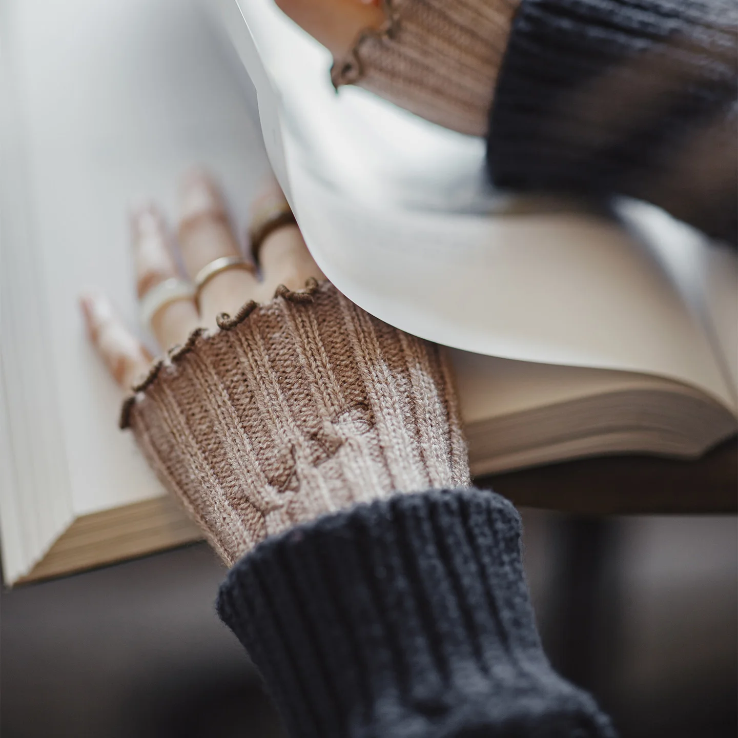 Maden المرأة طويلة أصابع متماسكة تدفئة الذراع قفازات الشتاء السميكة الأكمام فو طبقات جهاز تدفئة محمول موضة مريحة #6