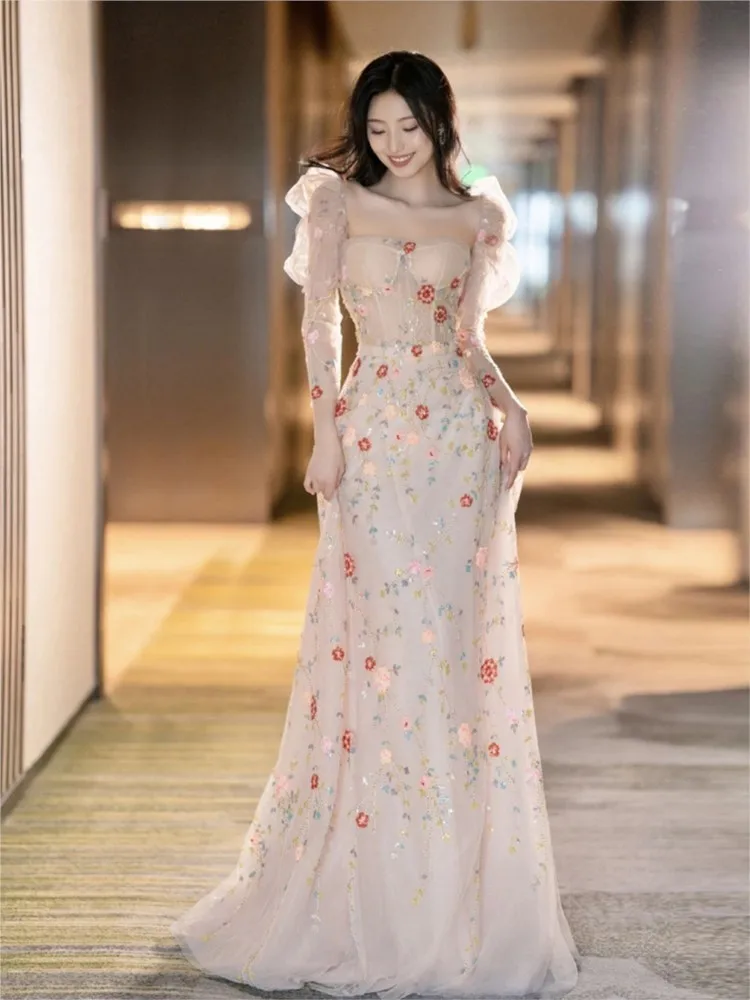 

Hand-stitched beaded toasting bubble sleeve banquet dress