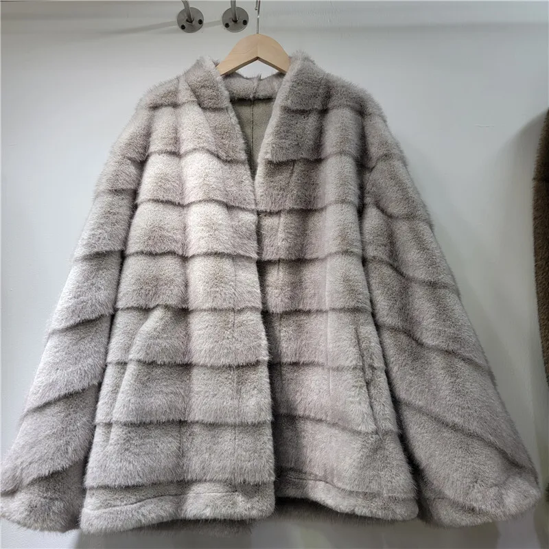 HKSH 2025 Winter New Women's Faux Fur Coat V-neck Long Sleeves Socialite Elegant High-end Chic Fashion Thick Warm Jacket HK15896
