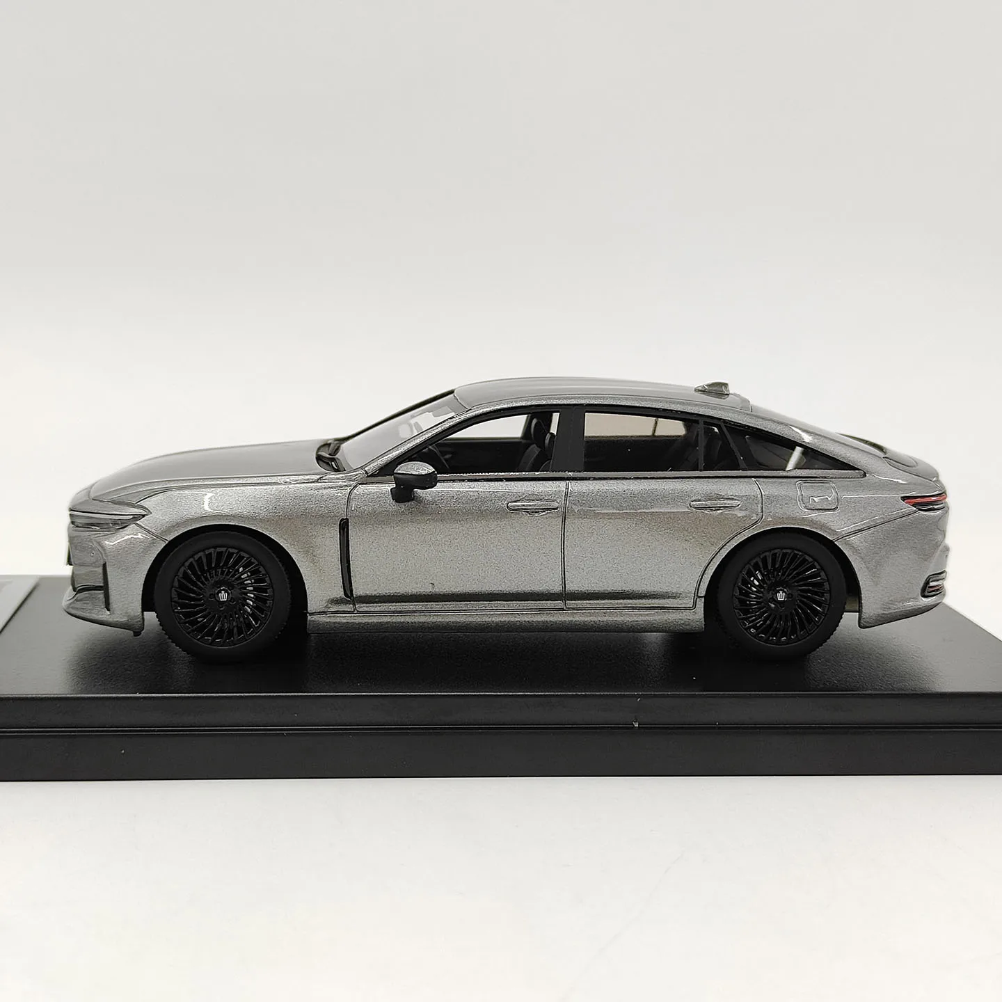 Hi-Story 1:43 Scale CROWN Z 2024 Grey Resin Car Model