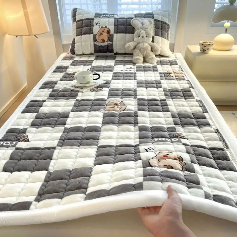 Thickened Milk Velvet Bedding Student Dormitory Bedroom Pad Blanket Soft Pad Winter Home Use Cartoon Design Support Wash