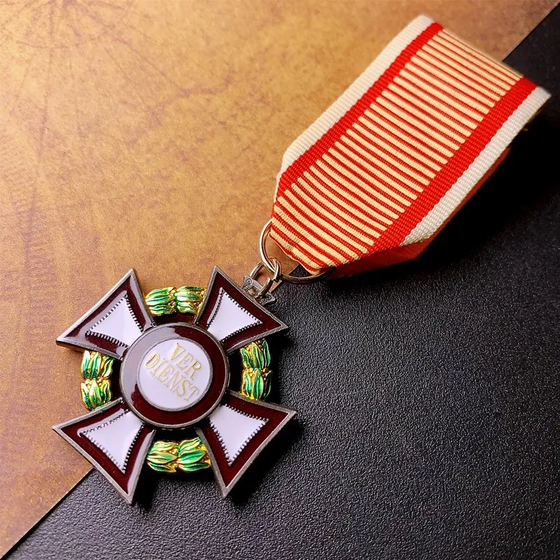 جديد النمسا والمجر الرحيق الصليب الإمبراطور ميدالية شارة تذكارية أجنبية قلادة الملحقات هدية ميدالية معدنية جيدة تذكارية