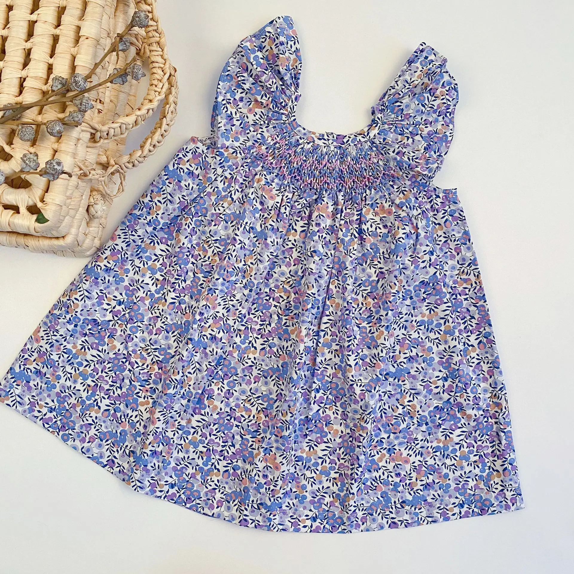 Abito estivo con gilet Smocked floreale per ragazze abiti da bambino in stile europeo abito da spiaggia per bambini in morbido cotone traspirante