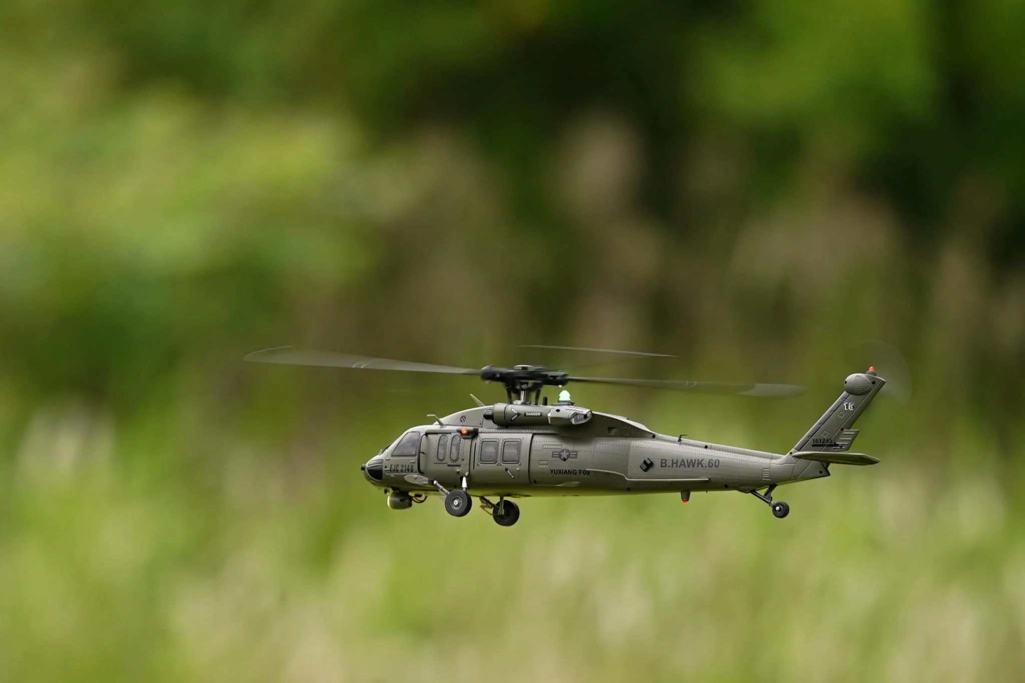 Flytec F09 2.4G 6CH 3D 6G Systeem Dubbele Borstelloze Direct Drive Motor 1/47 Grote Flybarless RC Helicopter