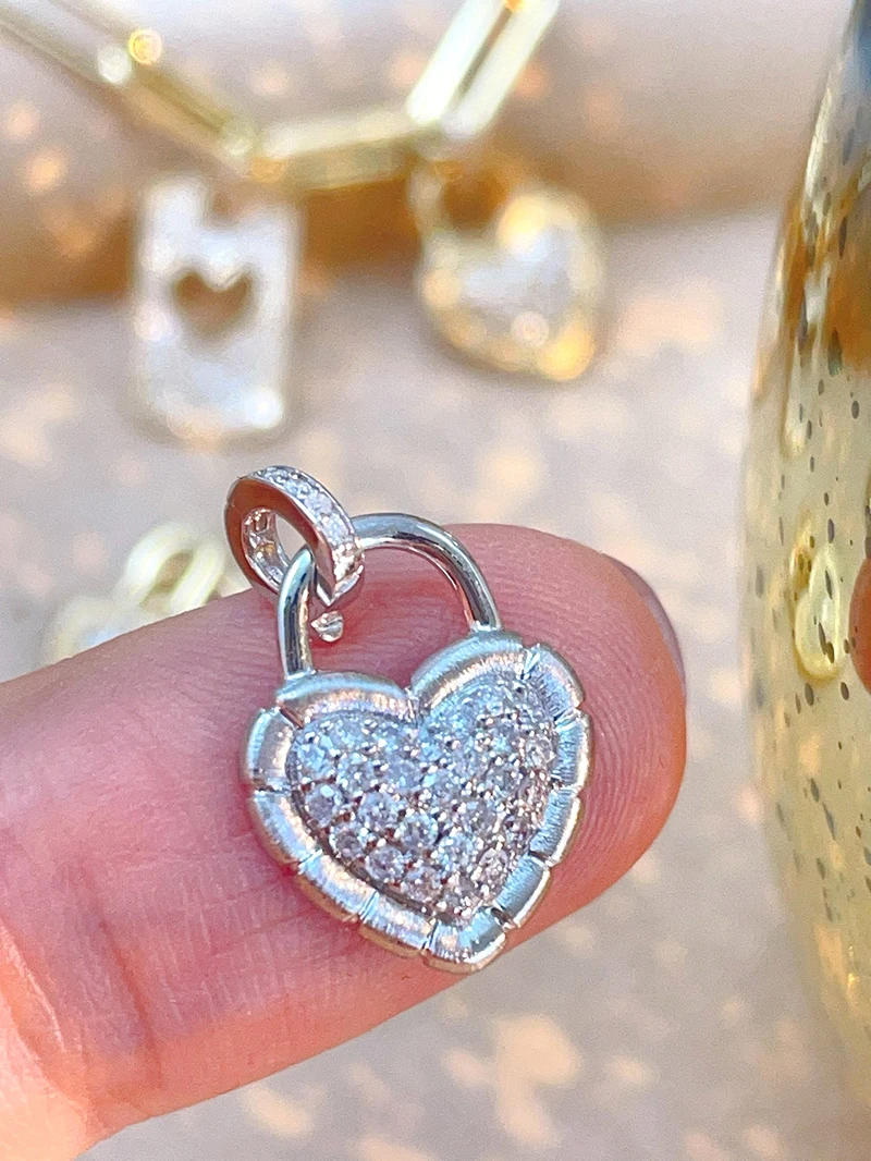 LUOWEND 100% 18K الأبيض/الأصفر حلية ذهبية المرأة رومانسية شكل قلب الحقيقي الماس الطبيعي قلادة قلادة عالية مجوهرات الزفاف