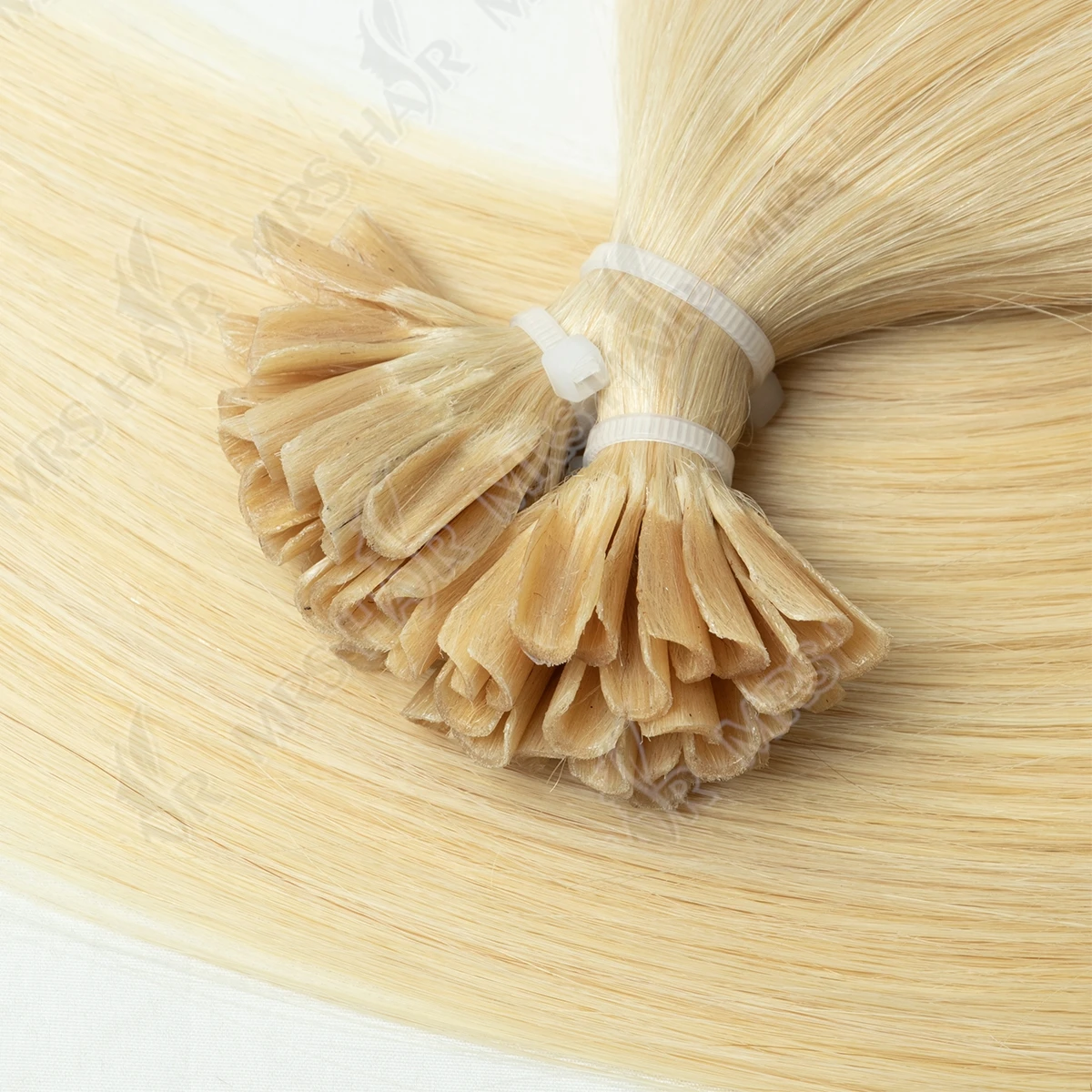 Estensioni dei capelli Fusion con punta a U Estensioni dei capelli umani reali naturali biondi Capsule per capelli alla cheratina lunghe 1,5 cm 50 pezzi / pacco