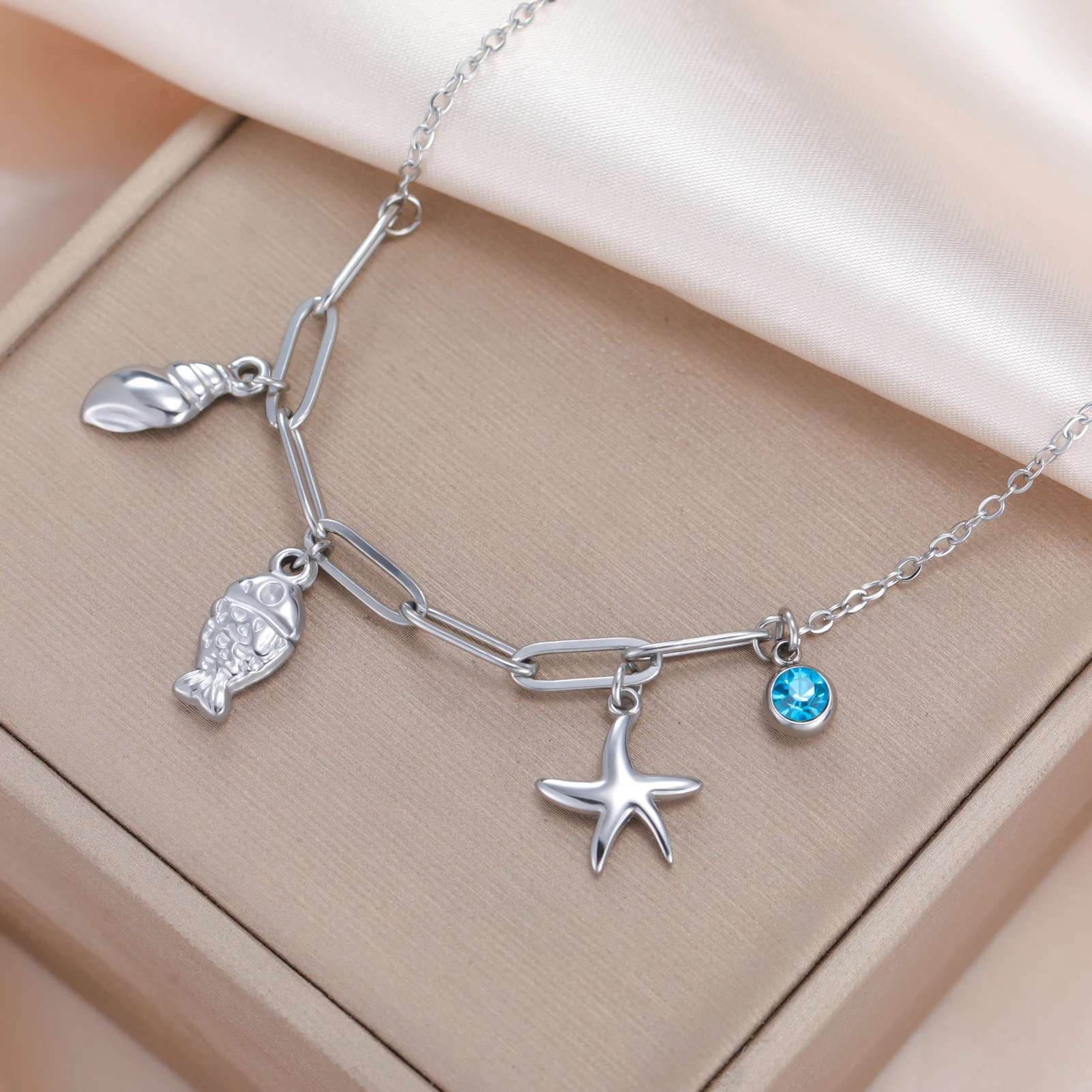 Cazador سمك البحر محارة نجم البحر القلائد للنساء الفتيات 2025 مجوهرات الفولاذ المقاوم للصدأ المختنق البوهيمي هدية عيد ميلاد بالجملة