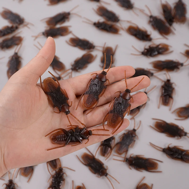 

10-50pcs Halloween Fake Roaches PVC Realistic Horror Roaches Bugs Mouse Trick Toy Halloween Party Haunted House Decoration Prop