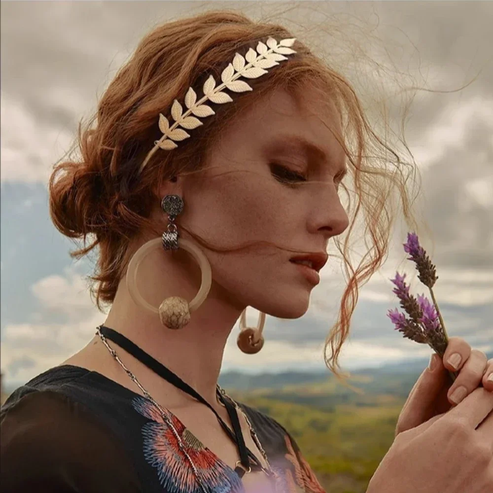 Braut-Haaraccessoires: Griechische goldfarbene Blatt-Stirnbänder für Damen, römische Diadem-Kronen-Tiaras, Kopfschmuck – Detail 6