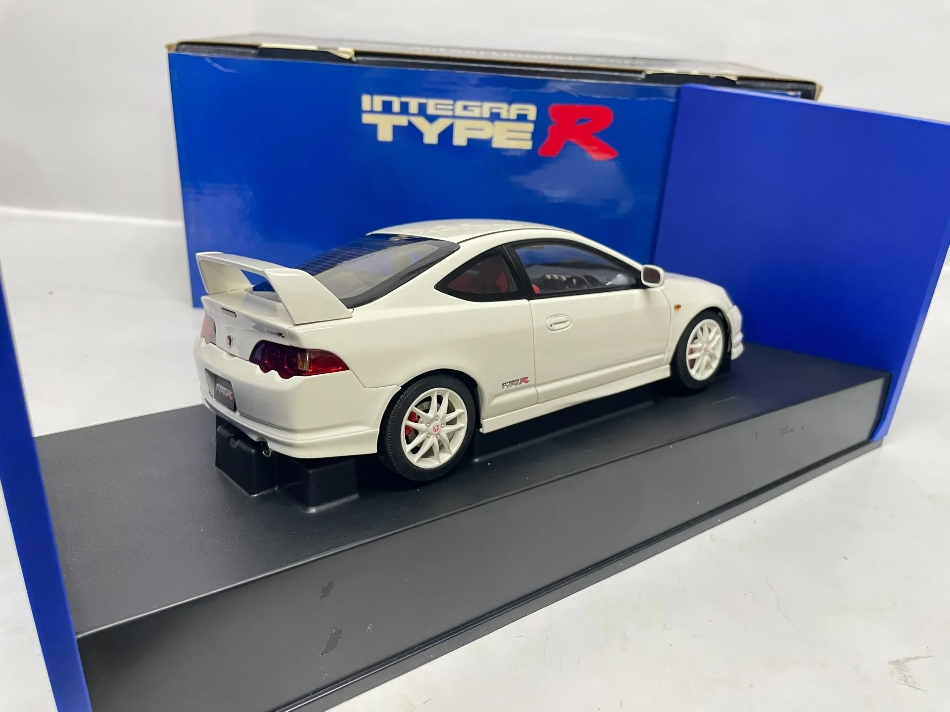 Autoart 1:18 Type R DC5 White JDM Simulation Limited Edition All Open Alloy Metal Static Car Model Toy Gift