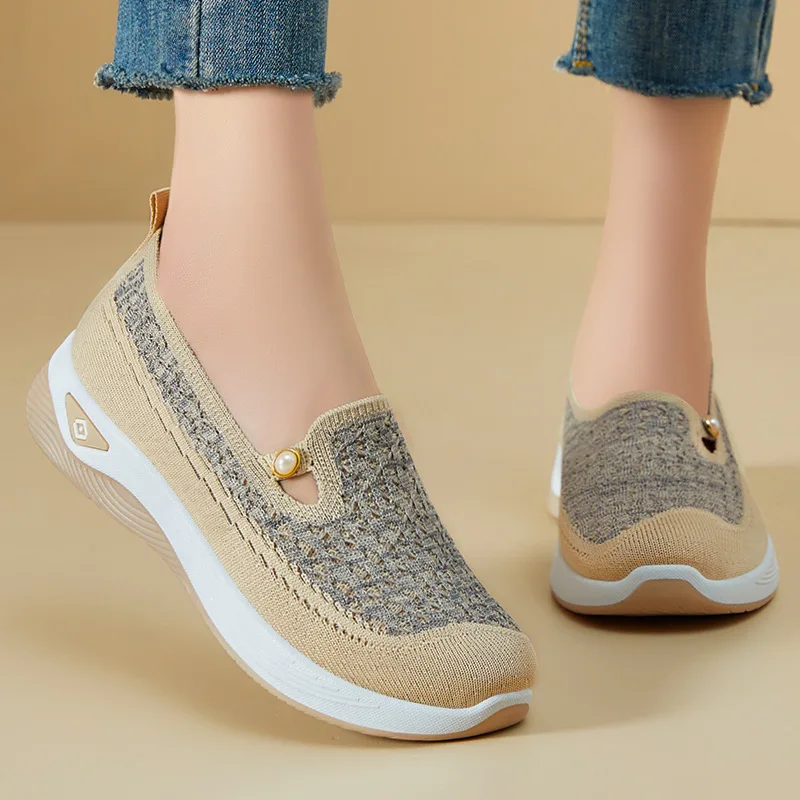 

Women 2025 shoes spring and autumn casual shoes soft sole light single shoes for elderly women breathable mother shoes