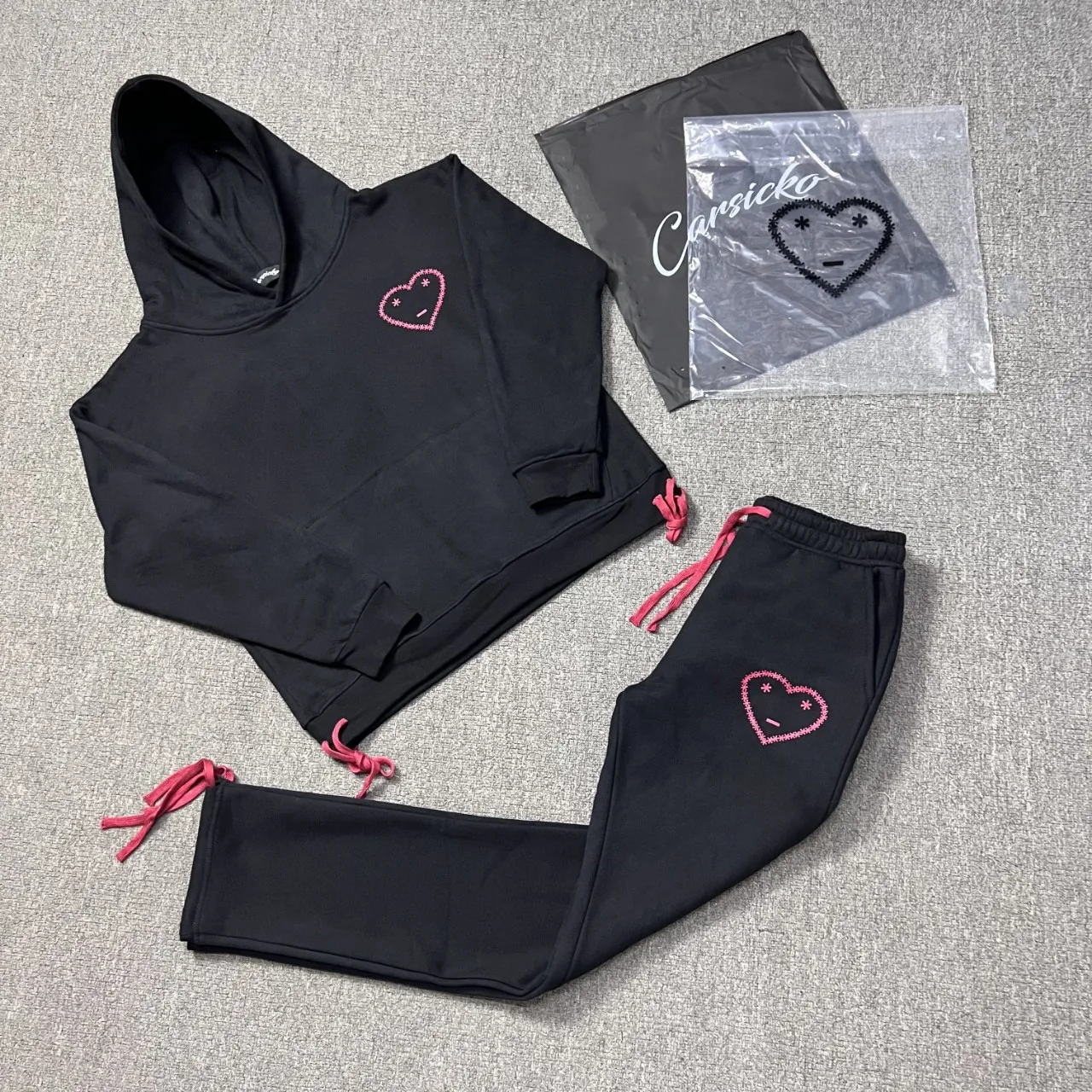 

New Hoodies Signature Heart Style Running Men Women Set Long Sleeve Shorts Autumn Season Unbranded Clothing Other Sets