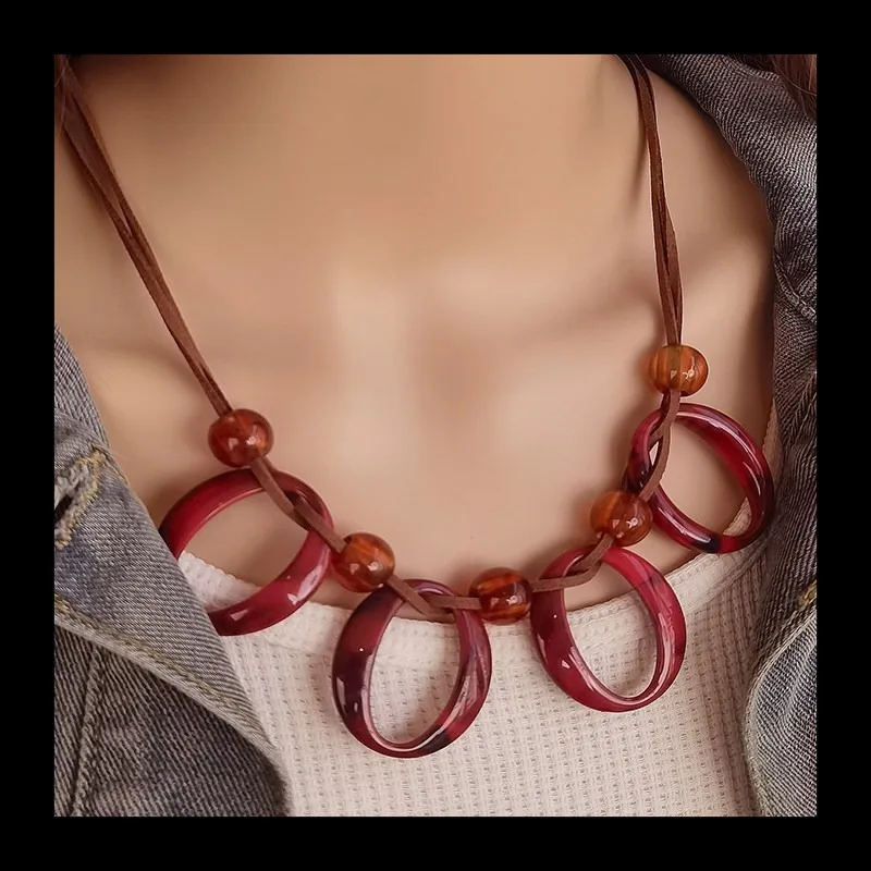 خمر تقليد الجلد المدبوغ المنسوجة مريلة قلادة المرأة الاكريليك قلادة الترقوة سلسلة مجوهرات جديدة