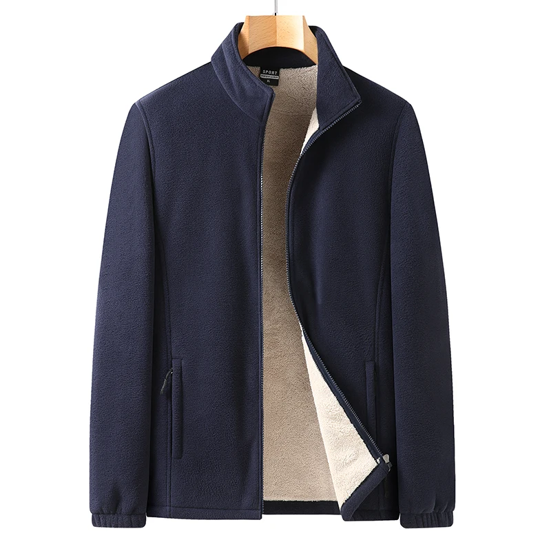 For men in autumn and winter, there is a large, loose, solid color fleece cardigan with a zipper and color plug