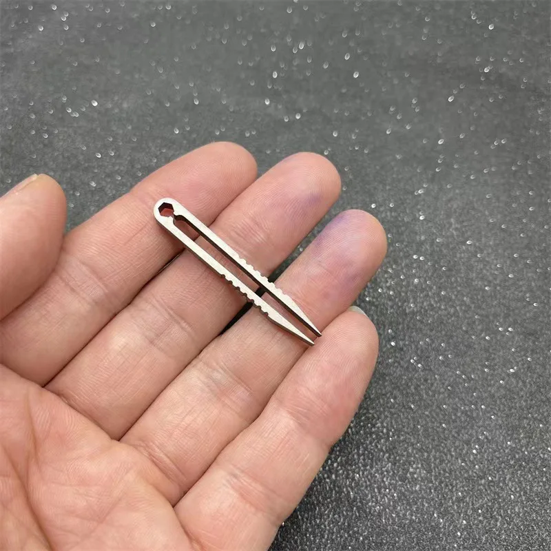 Titan TC4 Clip-Pinzette zum Aufheben und Klemmen, EDC-Mehrzweck-Gadget, professionelles Camping- und Outdoor-Taschen-Wartungswerkzeug, 6 Farben