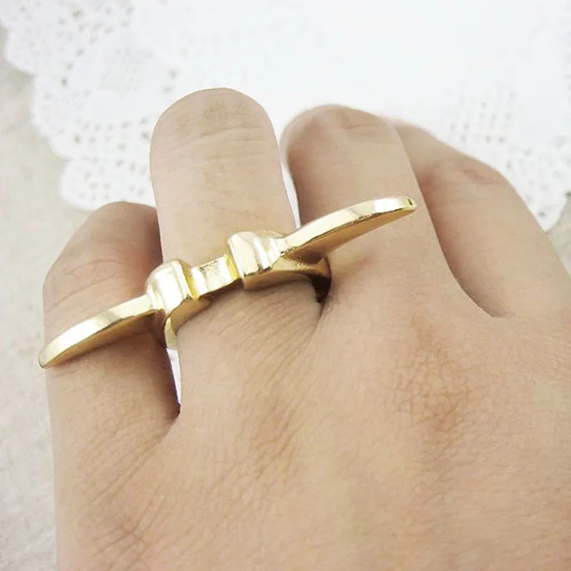 Fashion Wings Shape Horn Spike Golden Metal Through Finger Ring Size 7 for Womens Lady Punk Alloy Rings Gift Jewelry