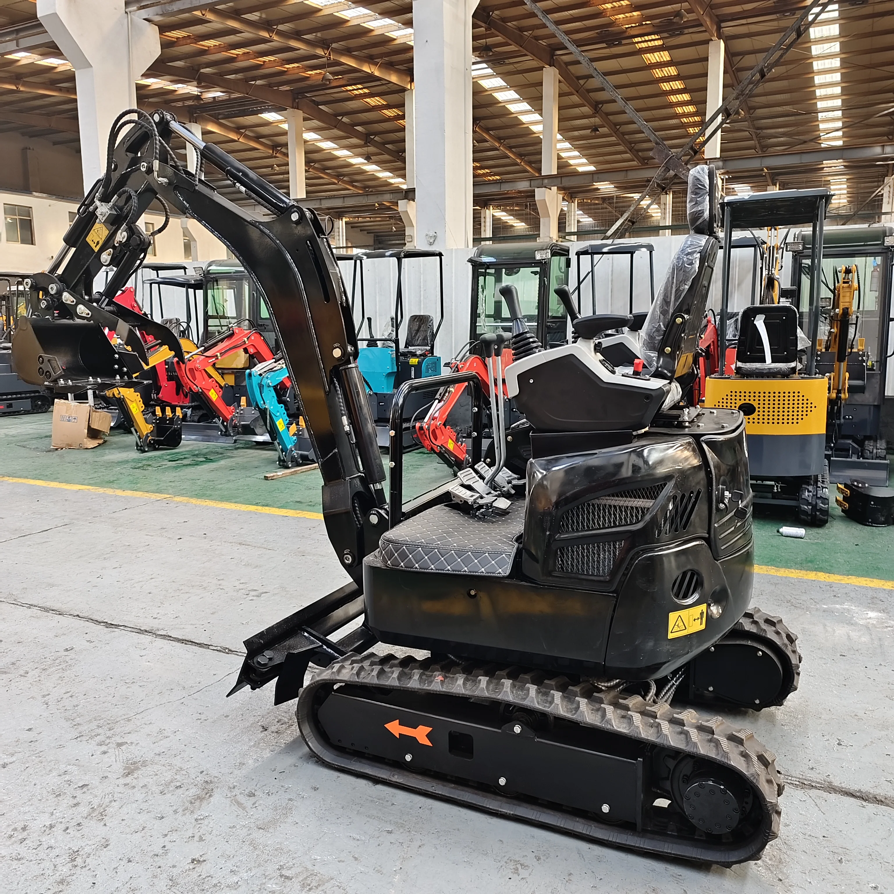 Fast Delivery 2 Ton Customized Multi Functional Mini Excavator Ce Epa Euro 5 Mini Excavator 1.8 Ton With Cab Diesel Engine