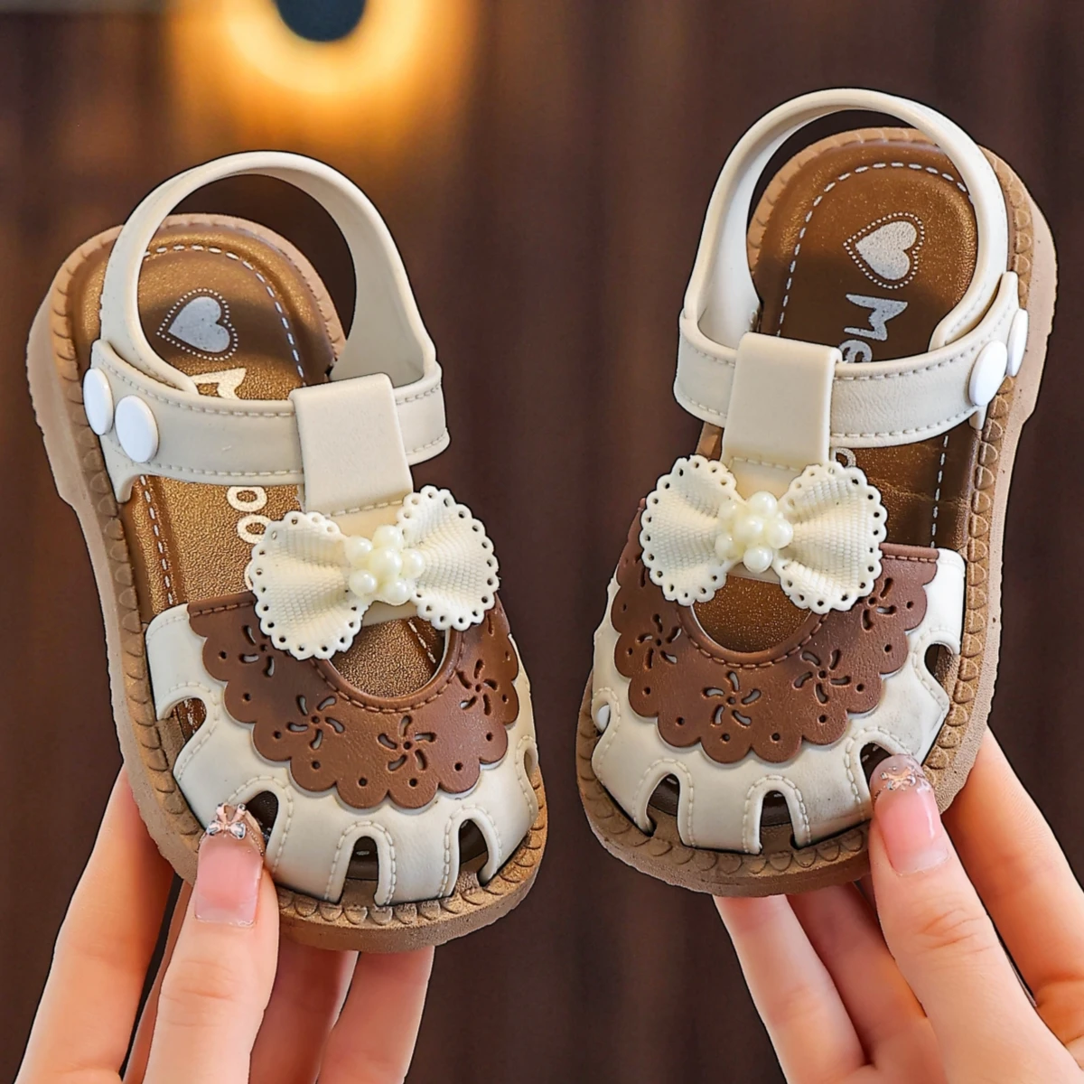 

Детские летние сандалии с бантиком-бабочкой для девочек и малышей, для дома и прогулок на улице.