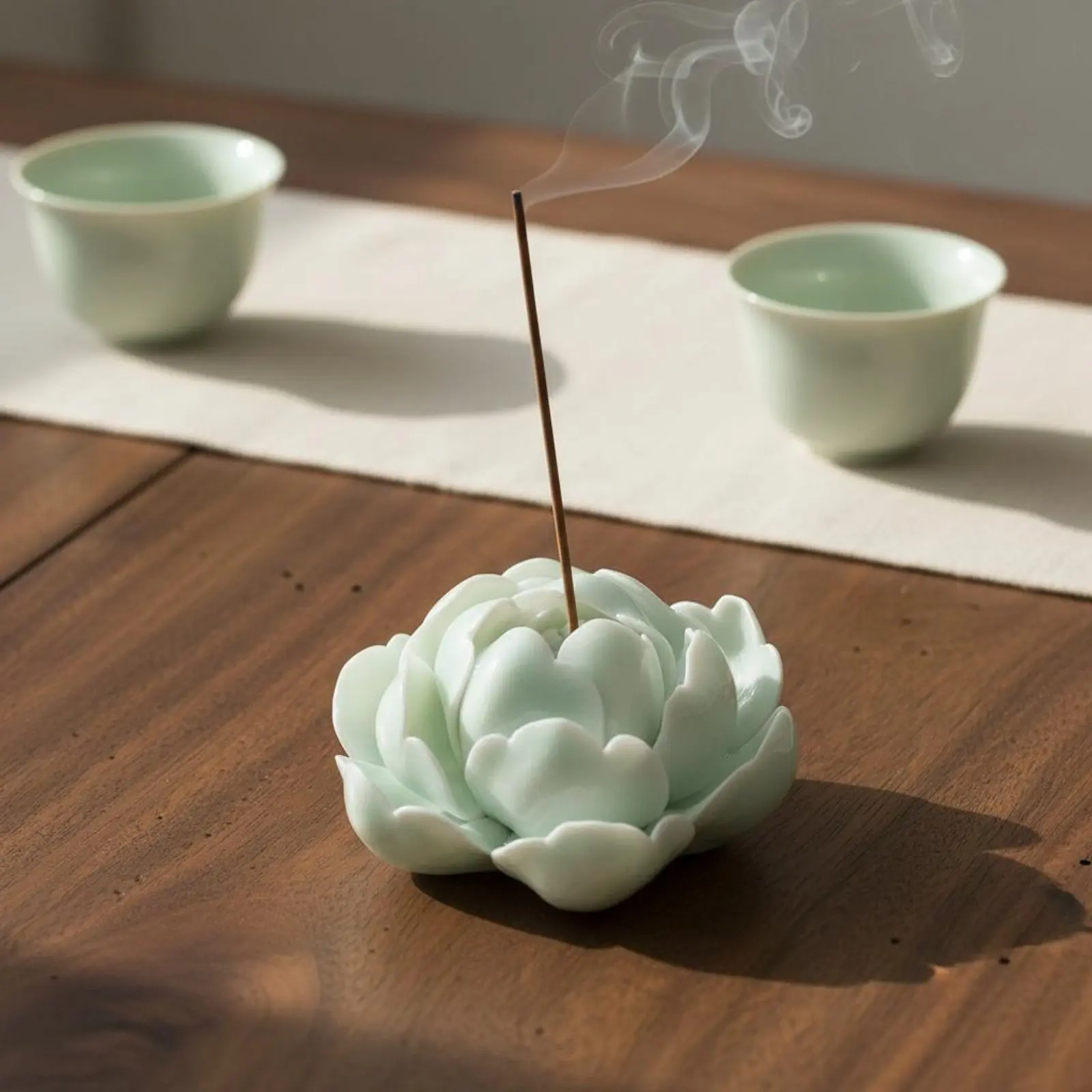 Celadon Lotus Aroma Base Long-Lasting Lotus Flower Aroma Holder Accessory Artisanal Design for Tea Room