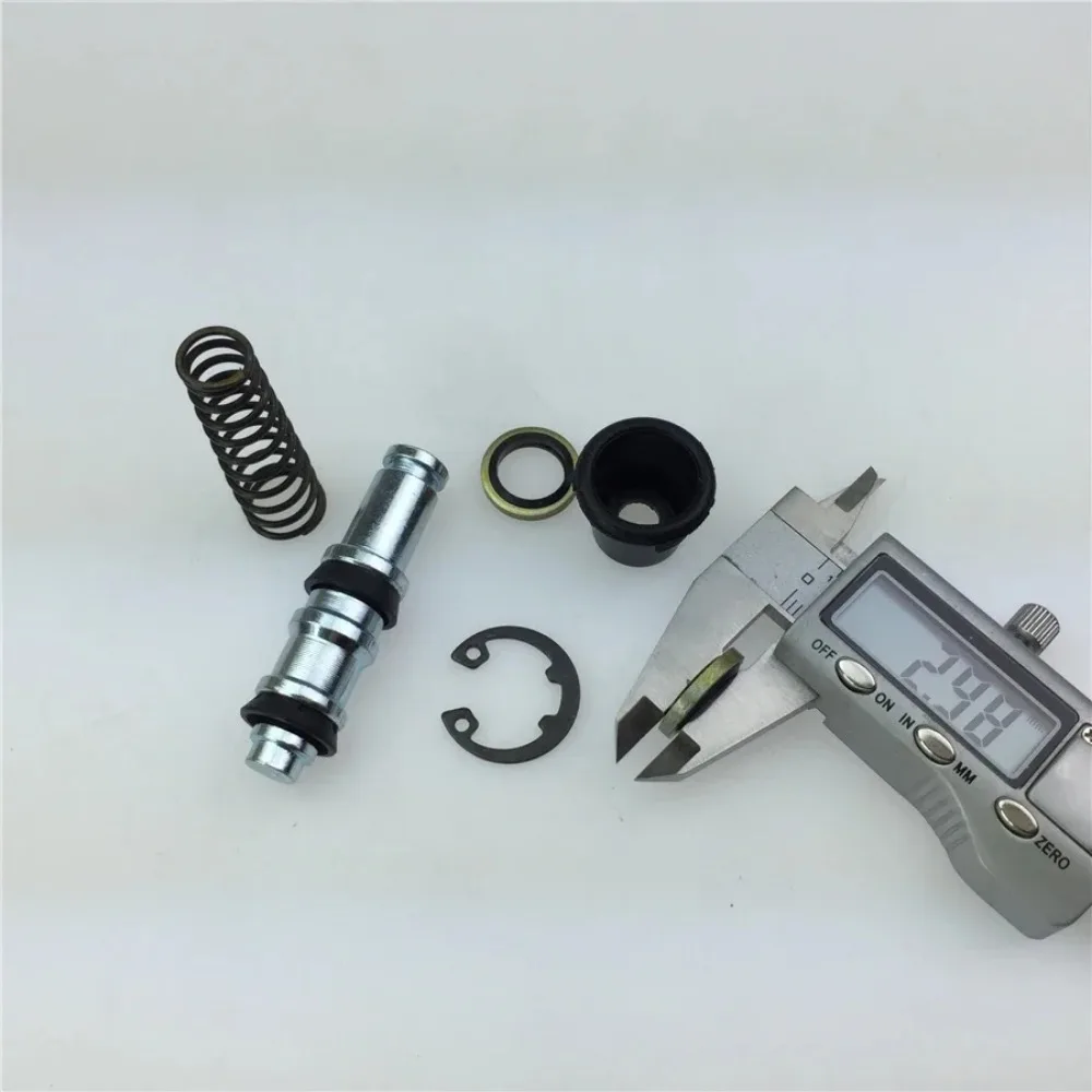 Motocicleta Bomba Mestre e Bomba de Freio, Pistão, Vedação do óleo, Poeira Anel Componente, Repair Kit, 12.7mm, Oito PCs