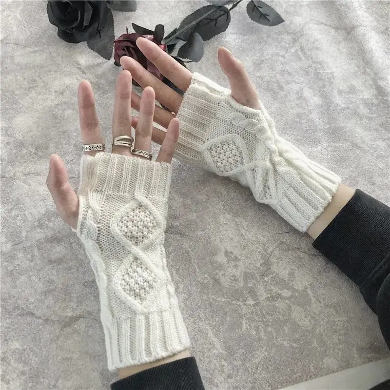 

Mink Fleece Soft Winter Half Finger Gloves Women Warm Luxury Solid White Plush Knitted Fingerless Gloves Wrist Mittens Writting