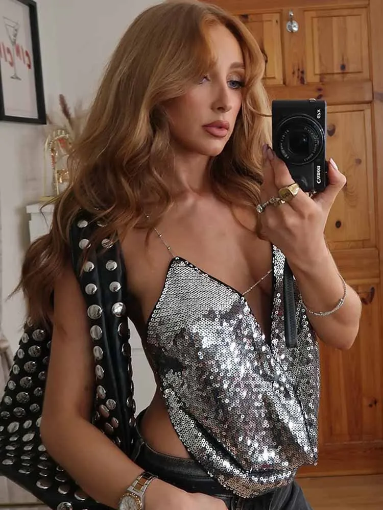 

BKQU сексуальная майка с открытой спиной и блестками, женская металлическая цепочка с ремешком, блестящие вечерние шикарные топы на бретелях с v-образным вырезом, лето 2023 г.