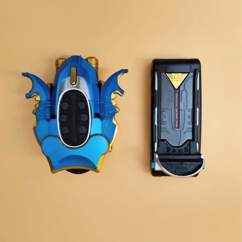 Op voorraad Kamen Rider Wesp Armband Transformer Csm Kabuto Anime Action Figure Charm Collectible Gift Series Model Ornamenten