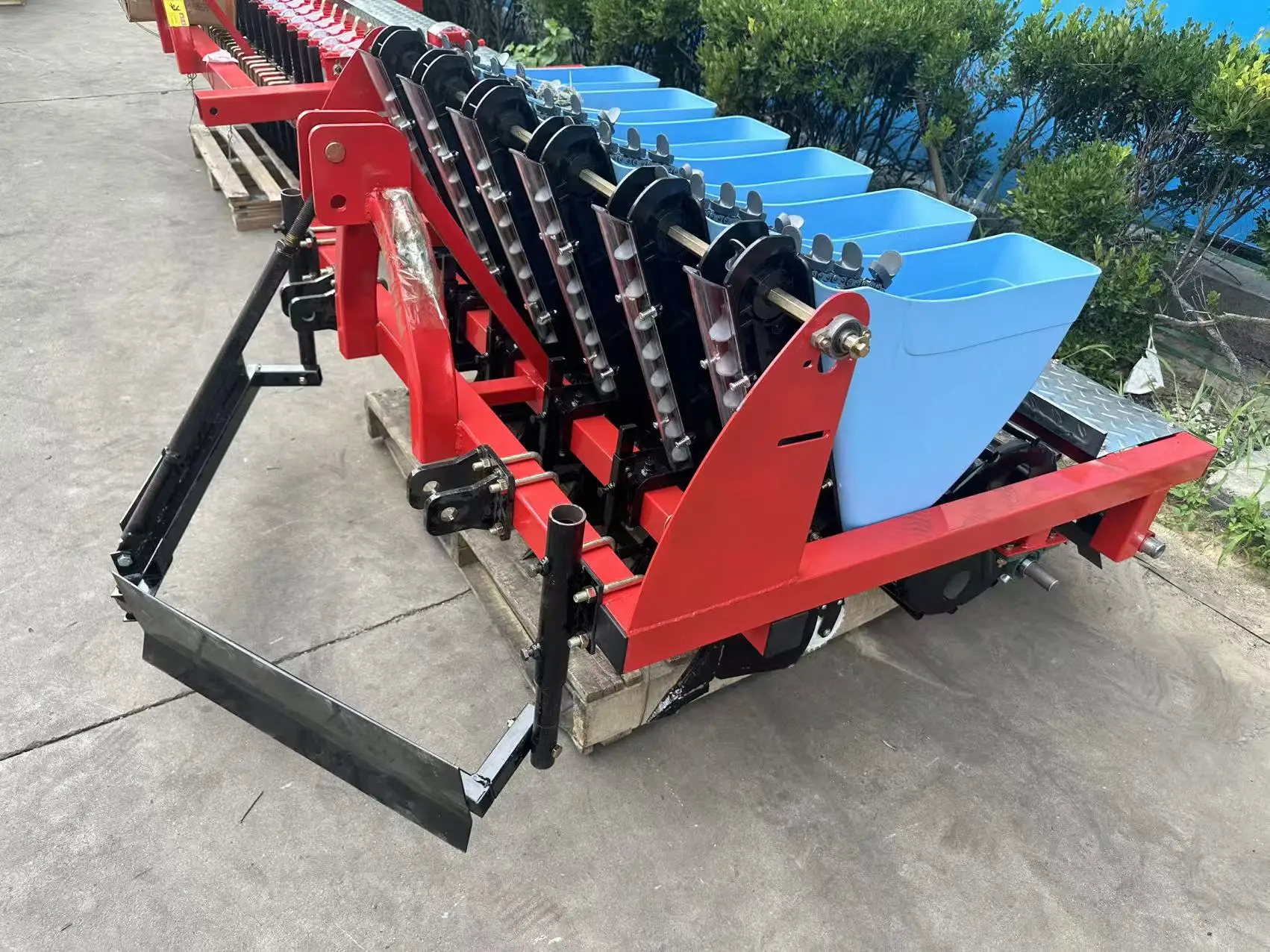 China 6-Row Garlic Planter Tractor 3-Point Hitch Garlic Seeding Machine for Farm