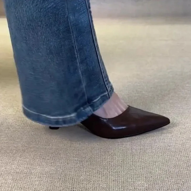 2025Sharp pointed, shallow mouth, low profile single shoes, comfortable commuting single shoes, simple