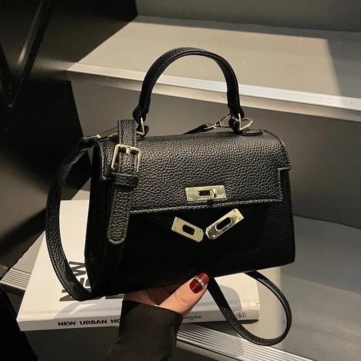 

Vintage Chic Diaper Bag Women's Bag Crossbody Large Capacity Daily Commute Office Use Exquisite Organized Versatile Fashionable