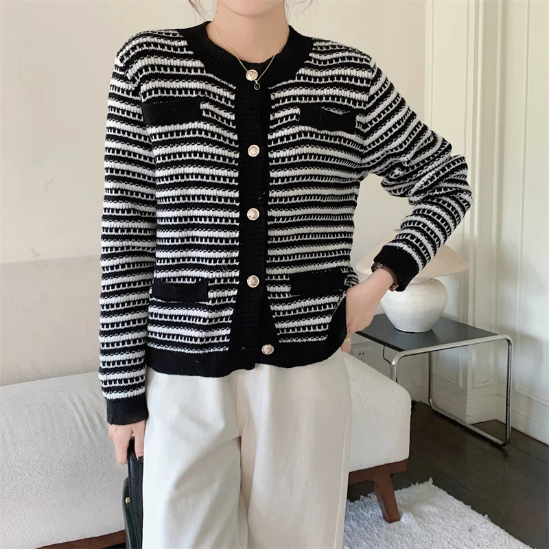 

Apricot Women Clothing Knitting Sweater Long Sleeves Vintage Round Neck Cashmere Cardigan Fashion Female Spring Stripe Tops