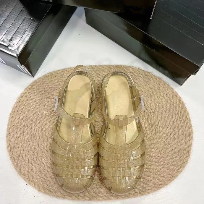 Sandalias de punta cerrada, zapato femenino transpirable, novedad de 2024, gladiador plano cómodo para mujer y niña, tela con correa trasera de PVC Beige bajo, Sol de Roma