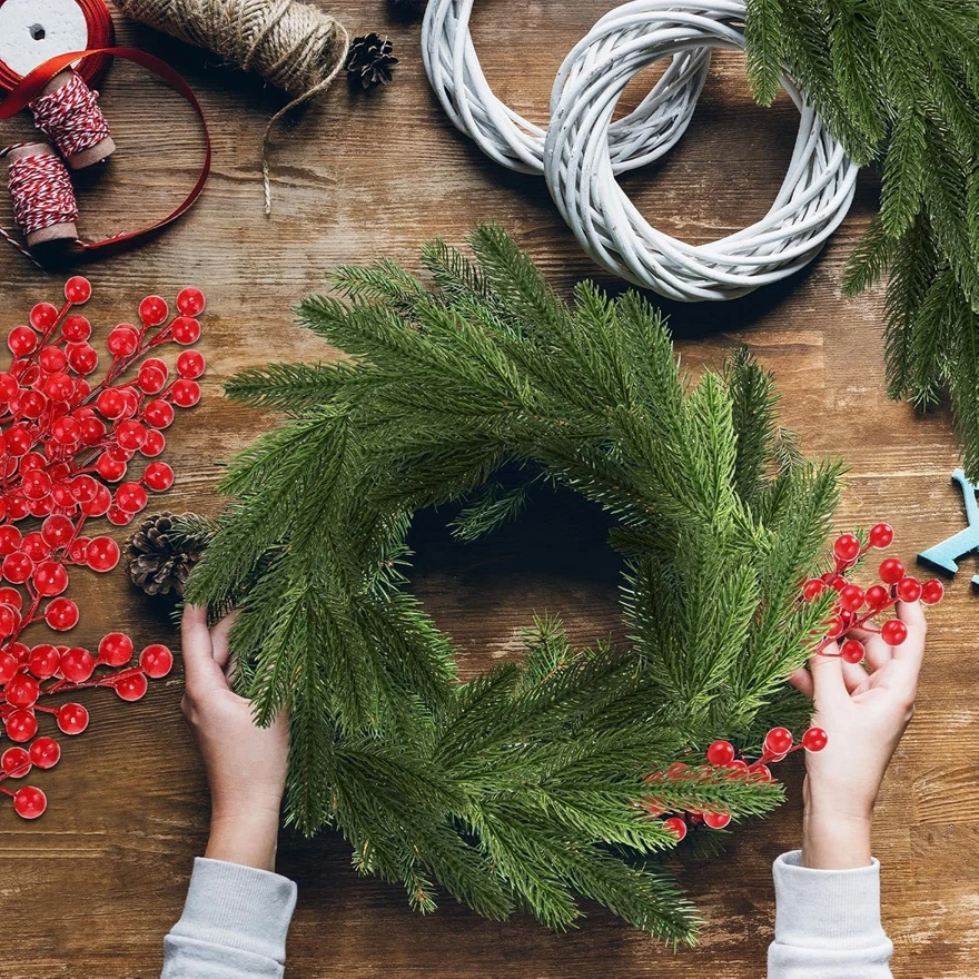

Artificial Plants Holly Little Red Fruit Christmas Wreath Home Room Outdoor Garden Wedding Holiday Party Diy Gift Box Wall Decor